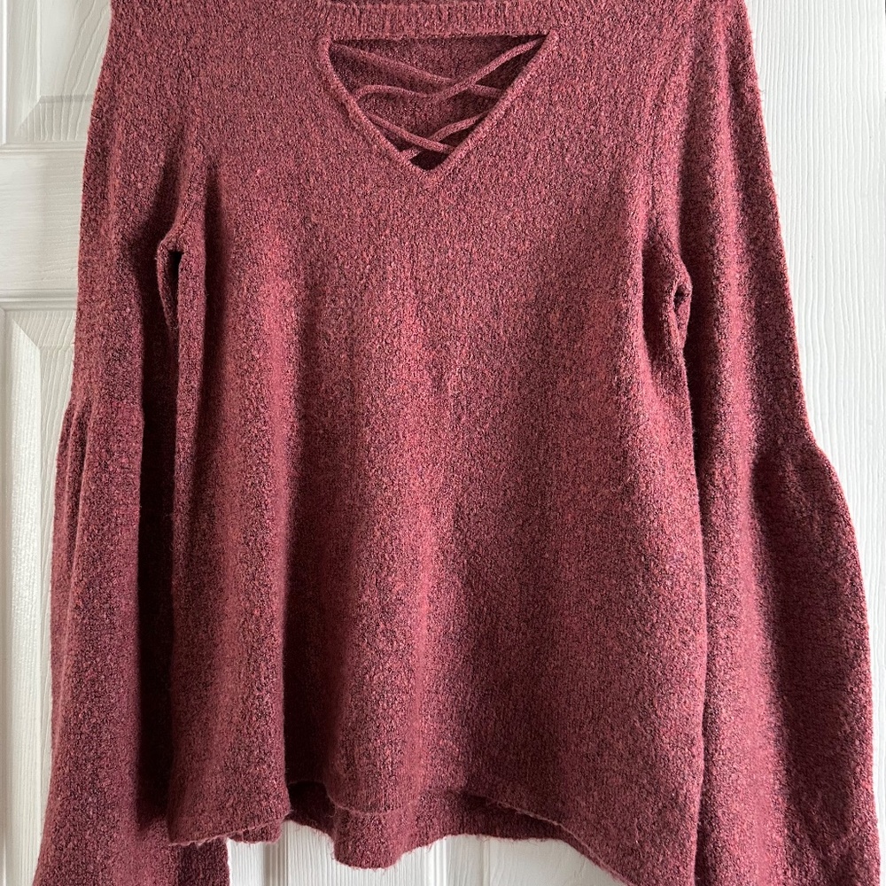 American Eagle Outfitters Women's Burgundy Mix Bell Sleeve Sweater Size M EUC